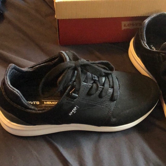 Levi’s shoes - Picture 4 of 4